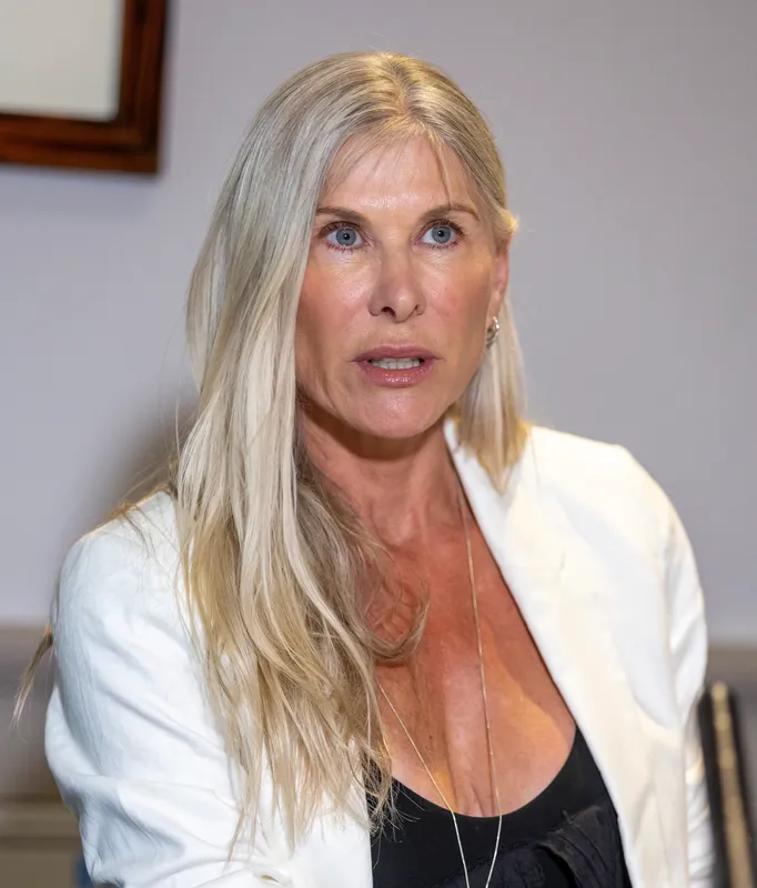 89+ ảnh Sharron Davies, huyền thoại bơi lội Anh Quốc 11