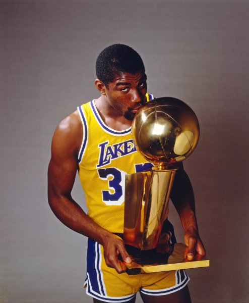 95+ ảnh Magic Johnson huyền thoại bóng rổ thế giới 1