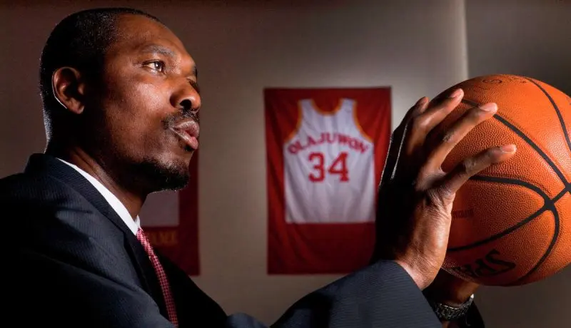 99+ ảnh Hakeem Olajuwon, biểu tượng của bóng rổ Nigeria 6