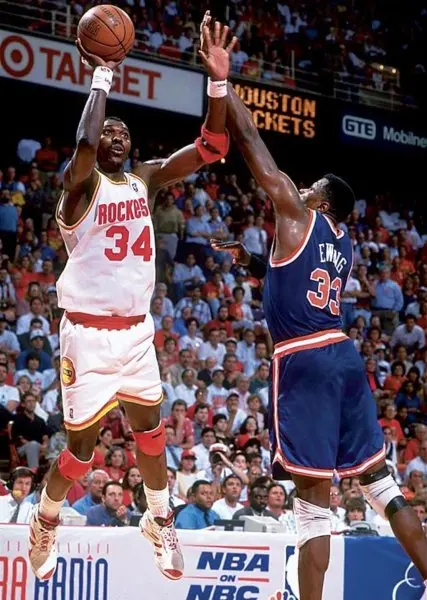 99+ ảnh Hakeem Olajuwon, biểu tượng của bóng rổ Nigeria 7