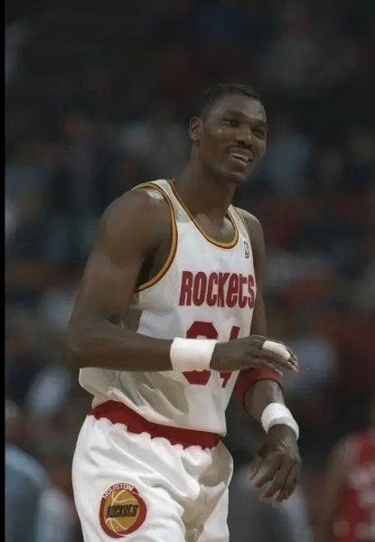 99+ ảnh Hakeem Olajuwon, biểu tượng của bóng rổ Nigeria 9