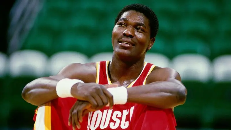 99+ ảnh Hakeem Olajuwon, biểu tượng của bóng rổ Nigeria 25