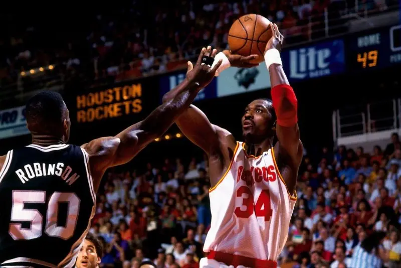 99+ ảnh Hakeem Olajuwon, biểu tượng của bóng rổ Nigeria 50