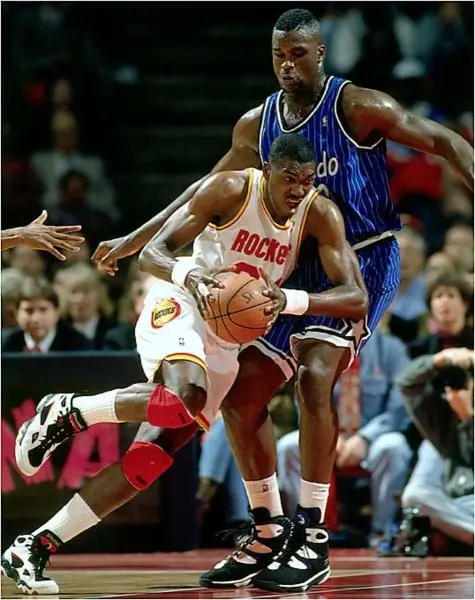 99+ ảnh Hakeem Olajuwon, biểu tượng của bóng rổ Nigeria 39