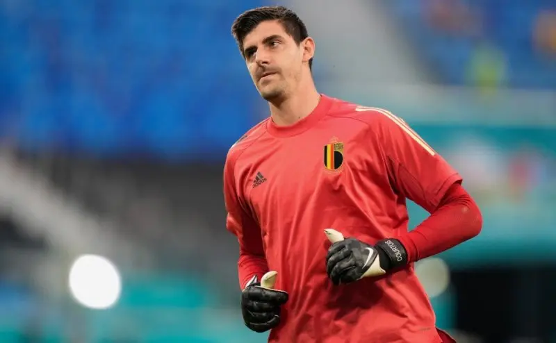 99+ ảnh khoảnh khắc ấn tượng của Courtois 14