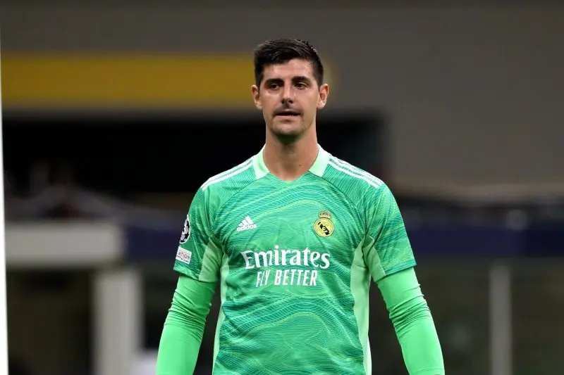 99+ ảnh khoảnh khắc ấn tượng của Courtois 18