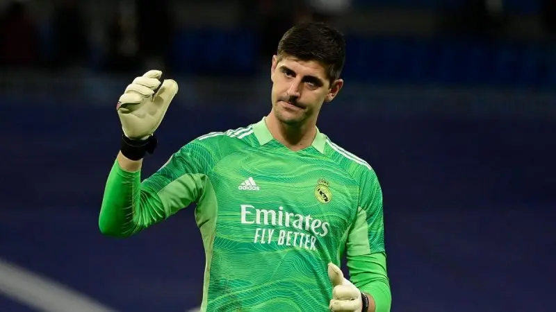 99+ ảnh khoảnh khắc ấn tượng của Courtois 23