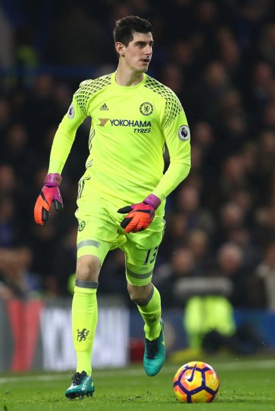 99+ ảnh khoảnh khắc ấn tượng của Courtois 34