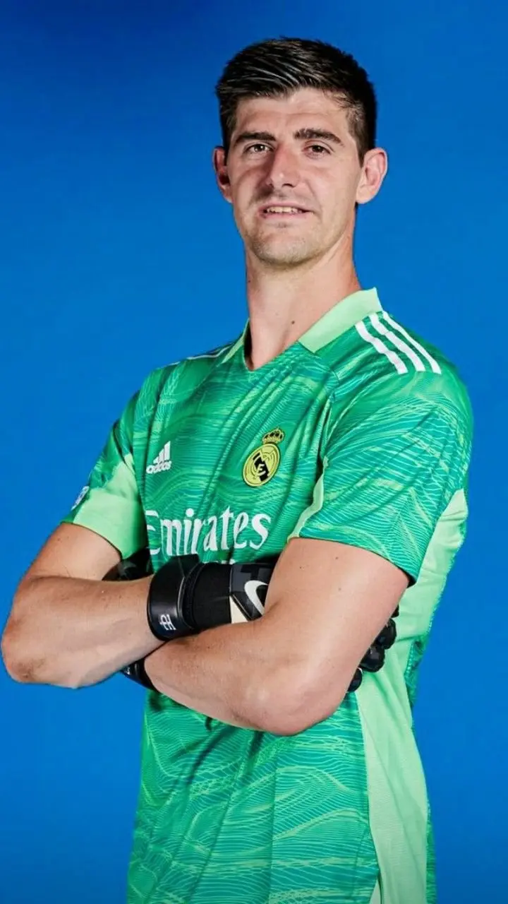 99+ ảnh khoảnh khắc ấn tượng của Courtois 40