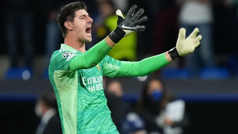 99+ ảnh khoảnh khắc ấn tượng của Courtois 6