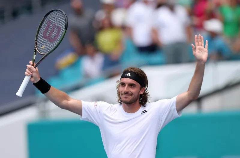 99+ ảnh Stefanos Tsitsipas, ngôi sao đang lên của làng quần vợt thế giới 42