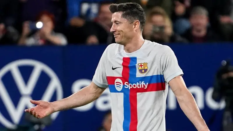 ảnh chế Robert Lewandowski 1