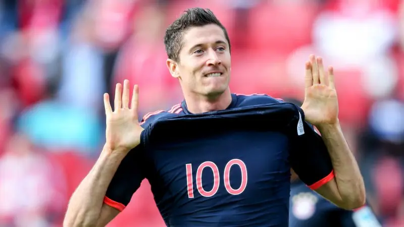 ảnh chế Robert Lewandowski 12