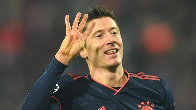 ảnh chế Robert Lewandowski 13