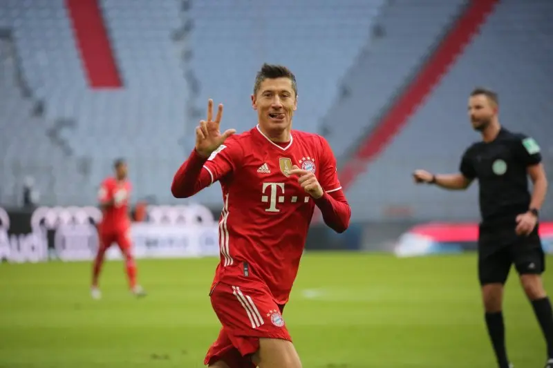 ảnh chế Robert Lewandowski 18