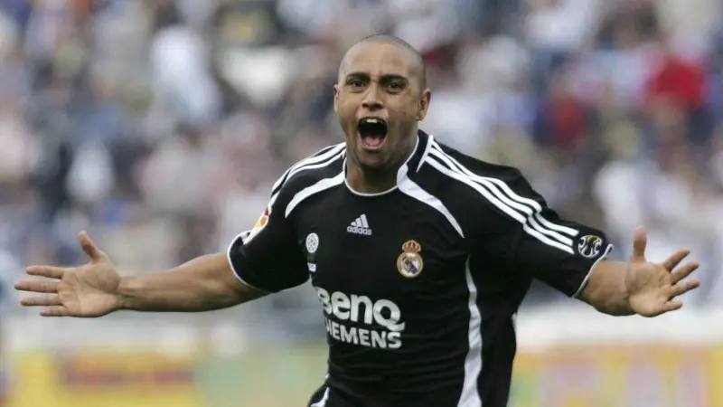  ảnh chế Roberto Carlos 1