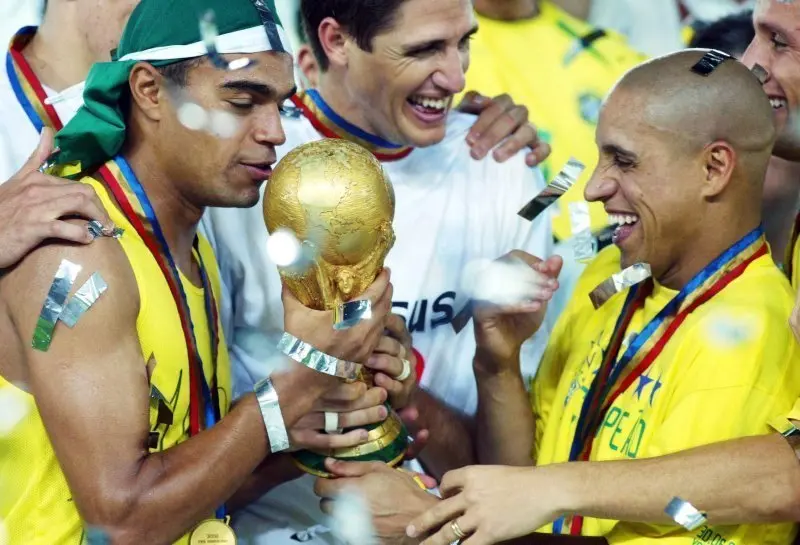  ảnh chế Roberto Carlos 30