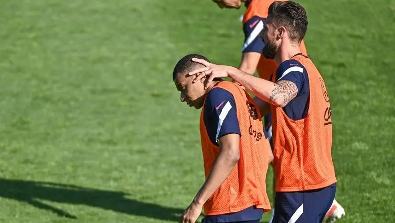 ảnh chế Olivier Giroud 5