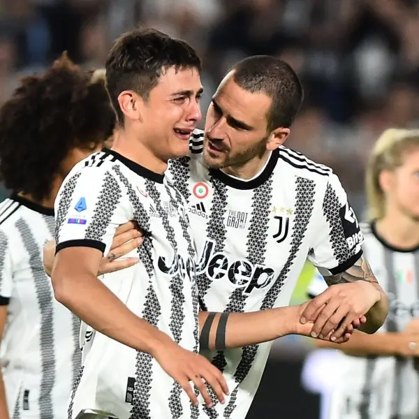 Ảnh Paulo Dybala khóc 9