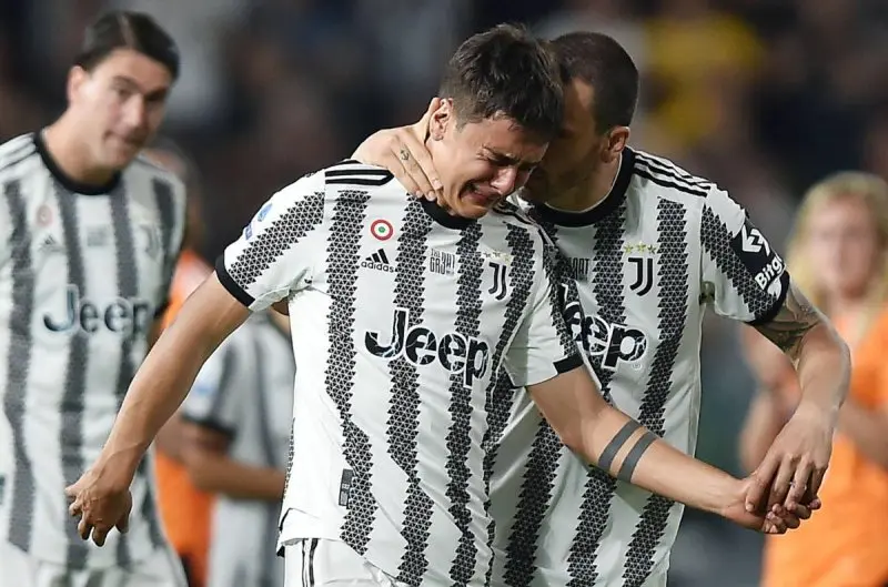 Ảnh Paulo Dybala khóc 12