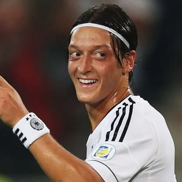 ảnh chế Mesut Özil 42