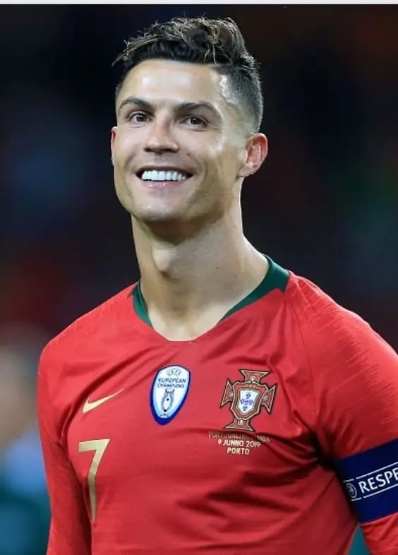 Chiêm ngưỡng kho ảnh Ronaldo đẹp nhất, tải miễn phí hình nền 6