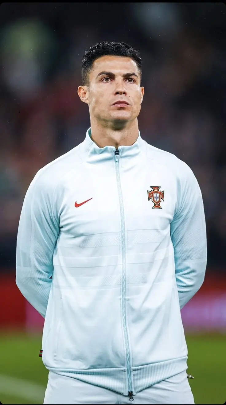 Chiêm ngưỡng kho ảnh Ronaldo đẹp nhất, tải miễn phí hình nền 15