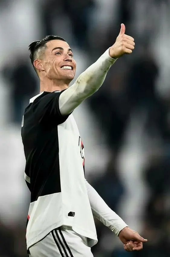 Chiêm ngưỡng kho ảnh Ronaldo đẹp nhất, tải miễn phí hình nền 23