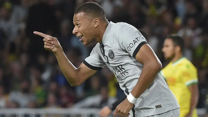 ảnh chế Kylian Mbappé 11