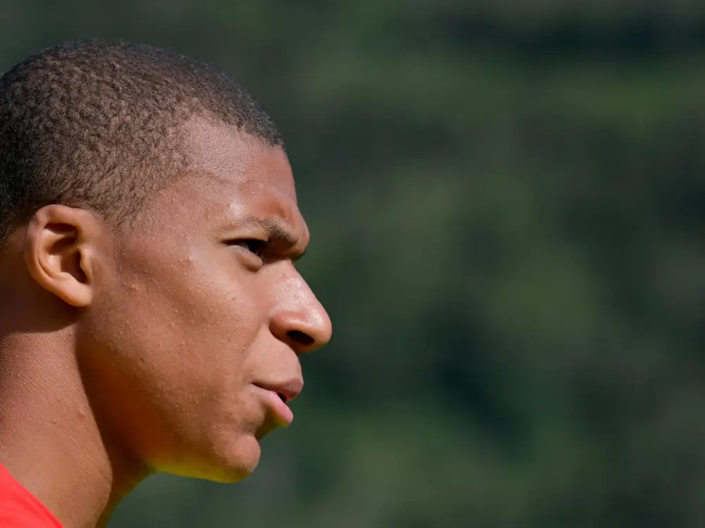 ảnh chế Kylian Mbappé 14