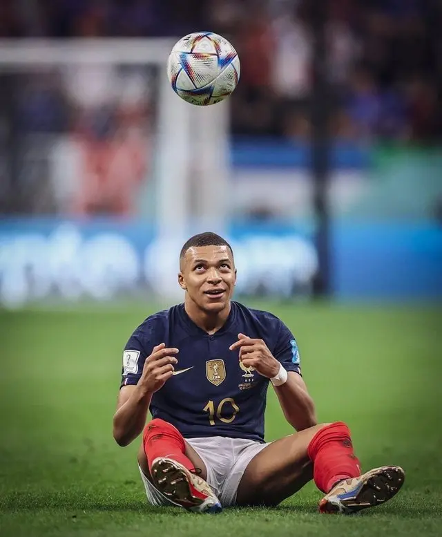 ảnh chế Kylian Mbappé 17