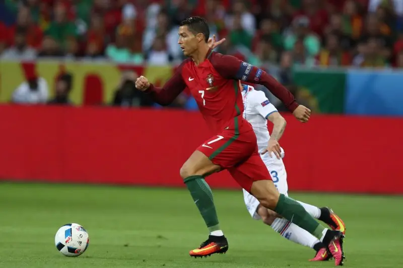 Ngắm nhìn những tuyệt phẩm sút bóng của Ronaldo 20