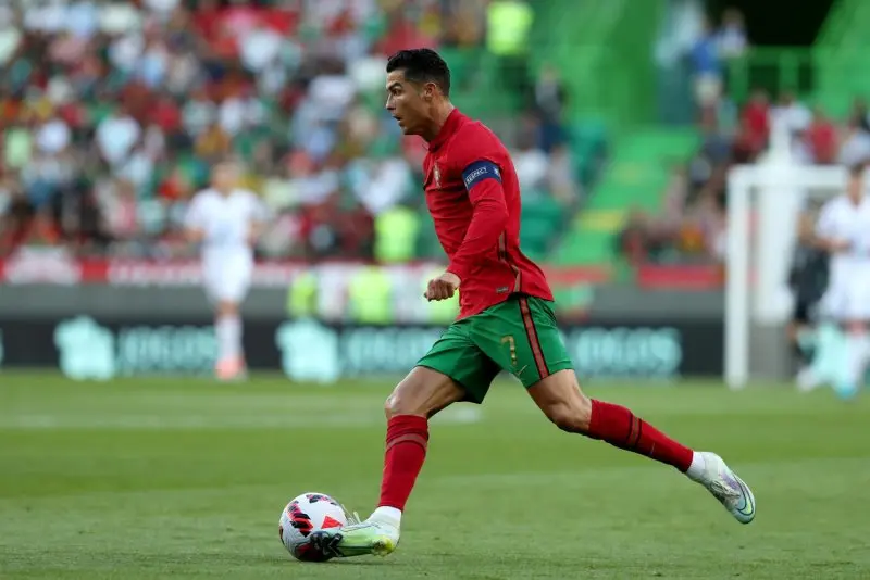 Ngắm nhìn những tuyệt phẩm sút bóng của Ronaldo 21