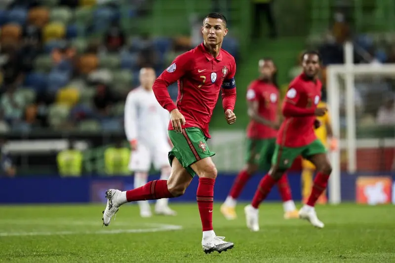 Ngắm nhìn những tuyệt phẩm sút bóng của Ronaldo 30