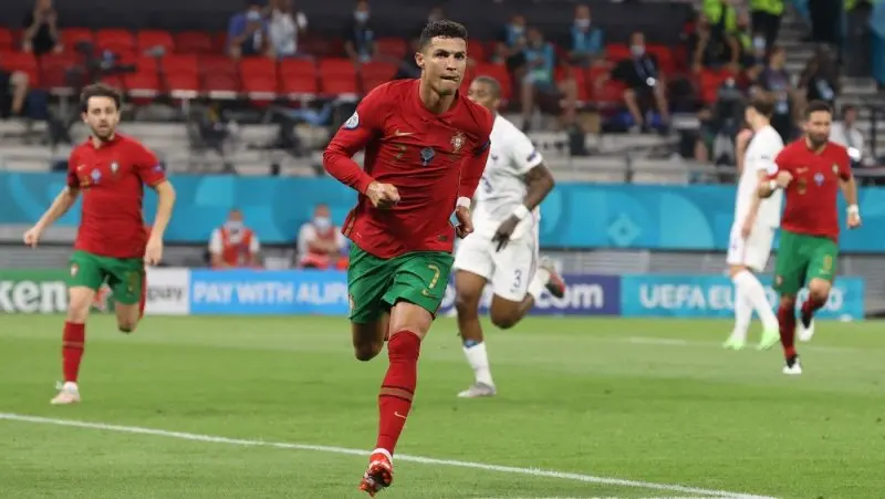 Ngắm nhìn những tuyệt phẩm sút bóng của Ronaldo 34