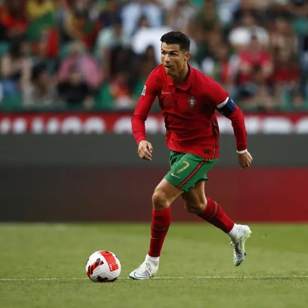 Ngắm nhìn những tuyệt phẩm sút bóng của Ronaldo 36