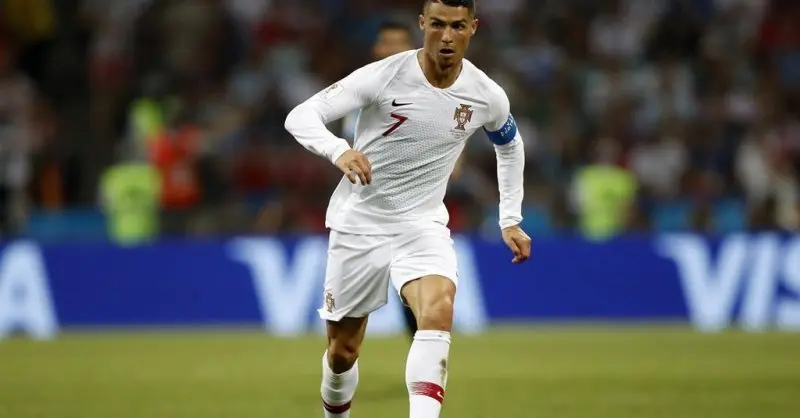 Ngắm nhìn những tuyệt phẩm sút bóng của Ronaldo 6