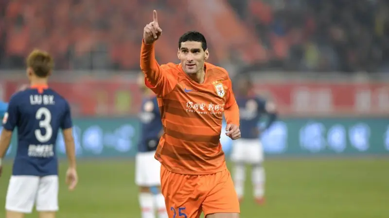 Shandong Luneng 27