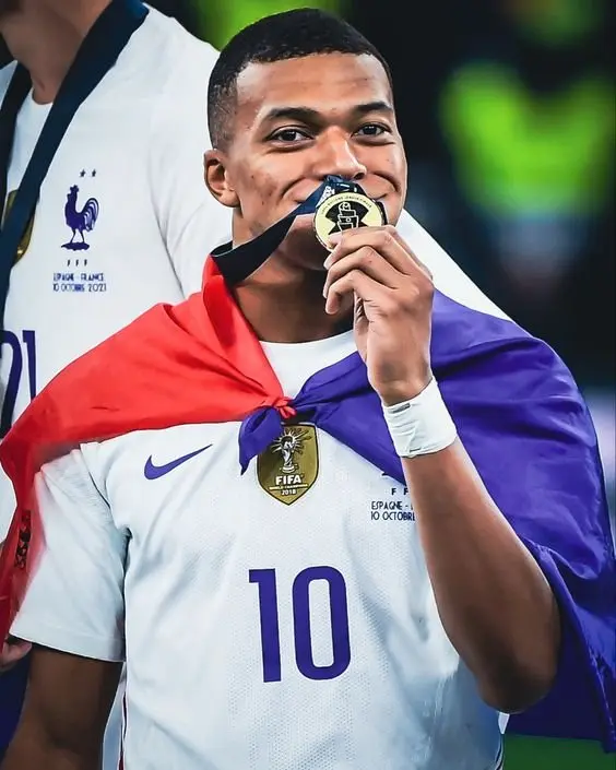 Ảnh Mbappe đẹp nhất 5