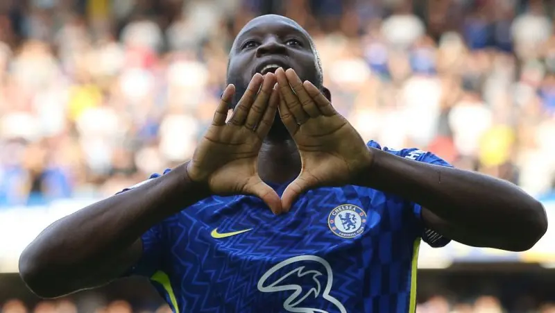 Ảnh Lukaku ăn mừng 10