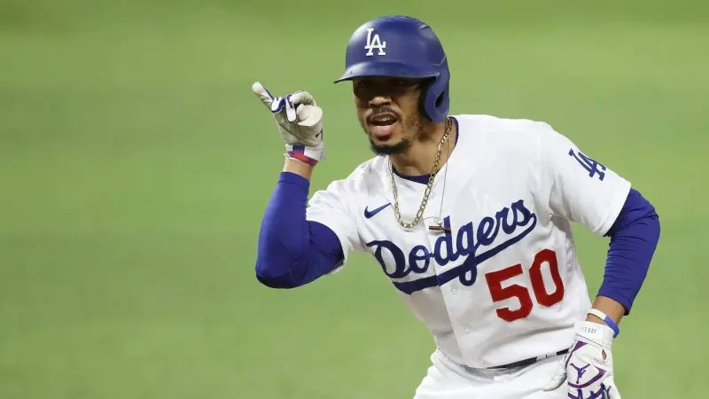 Top 89+ ảnh Mookie Betts, ngôi sao bóng chày tỏa sáng 10