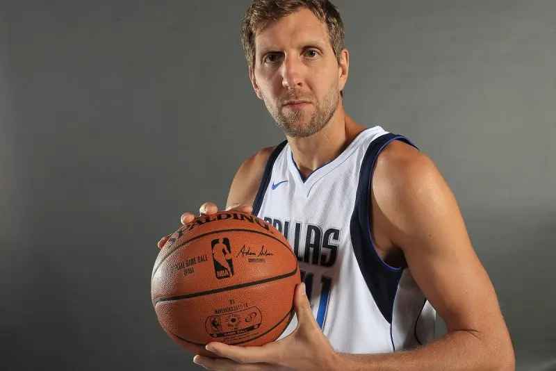 Top 99+ ảnh Dirk Nowitzki, huyền thoại bóng rổ châu u 35