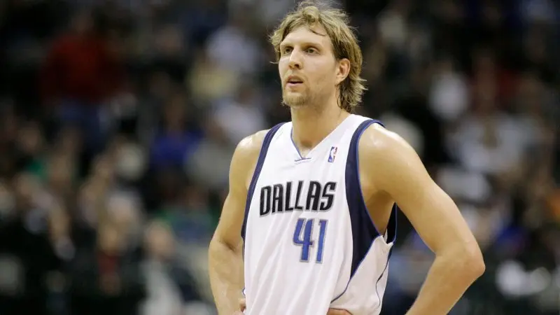 Top 99+ ảnh Dirk Nowitzki, huyền thoại bóng rổ châu u 16