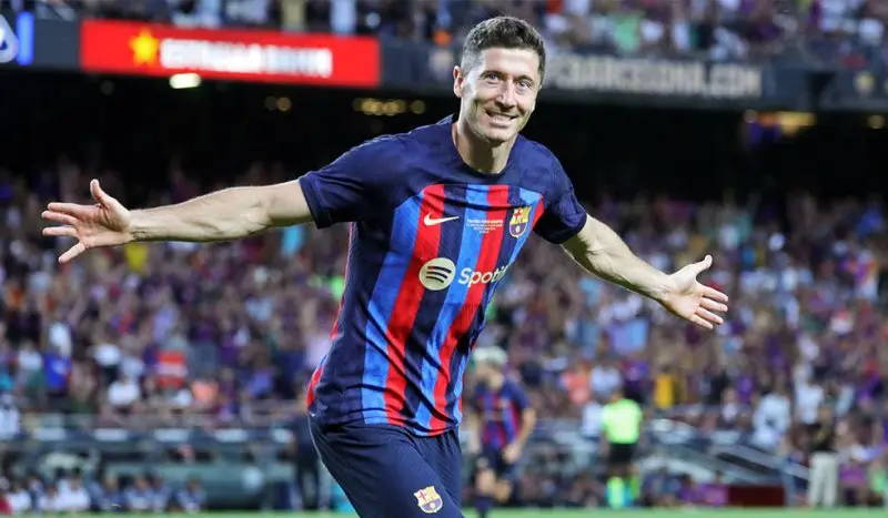Ảnh nền Robert Lewandowski siêu sắc nét  16