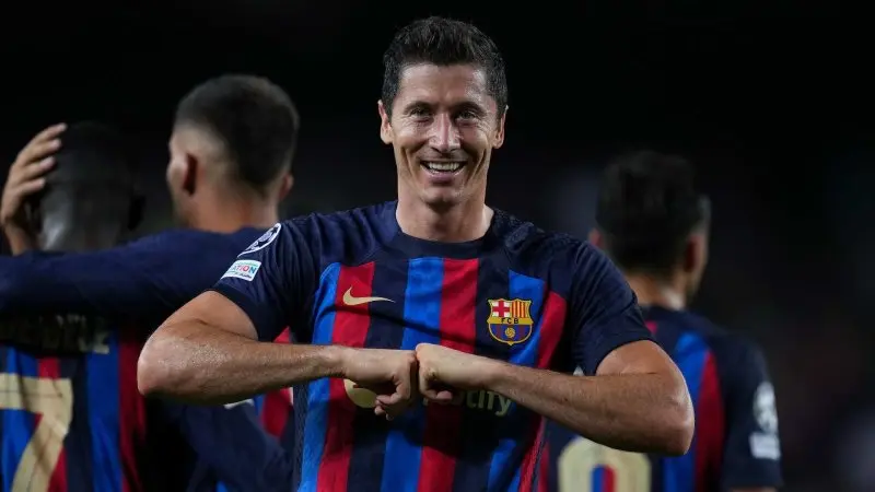 Ảnh nền Robert Lewandowski siêu sắc nét  19