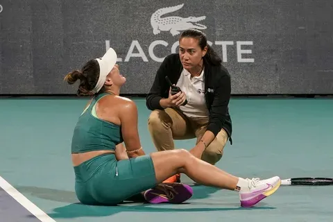 95+ ảnh Bianca Andreescu, ngôi sao tennis trẻ tuổi đang lên 16