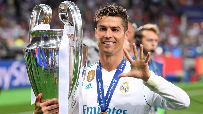 Cristiano Ronaldo là ai 9