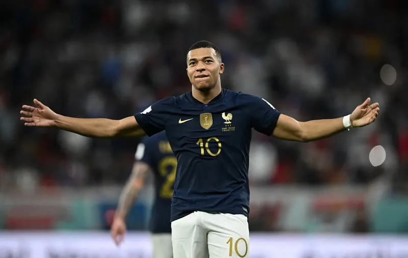 Tiểu sử Kylian Mbappé 24