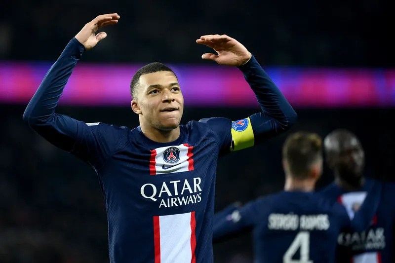 Tiểu sử Kylian Mbappé 23