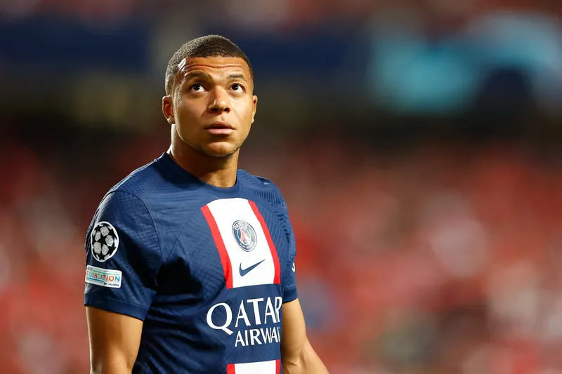 Tiểu sử Kylian Mbappé 11